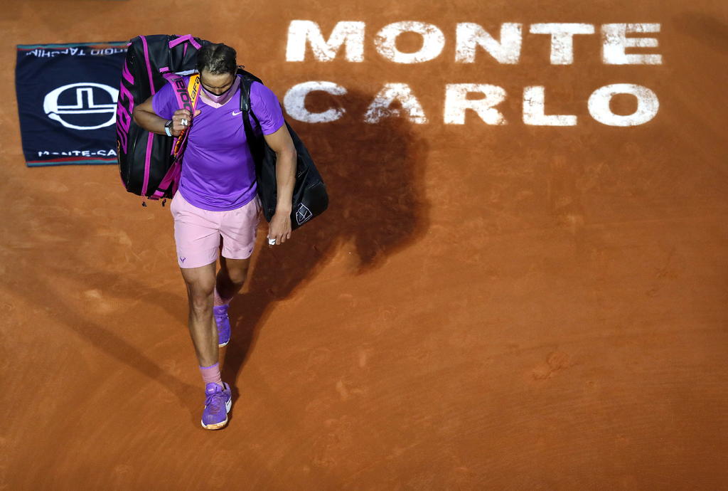 Rafael Nadal, once veces campeón del Masters 1000 de Montecarlo, cayó en un partido soberbio y muy completo del ruso Andrey Rublev, sexto cabeza de serie del torneo, por 6-2, 4-6 y 6-2 en dos horas y media de encuentro de cuartos de final. (EFE)