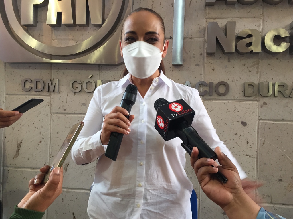 Adriana Dávila, diputada, criticó la estrategia de vacunación que realiza el Gobierno federal.