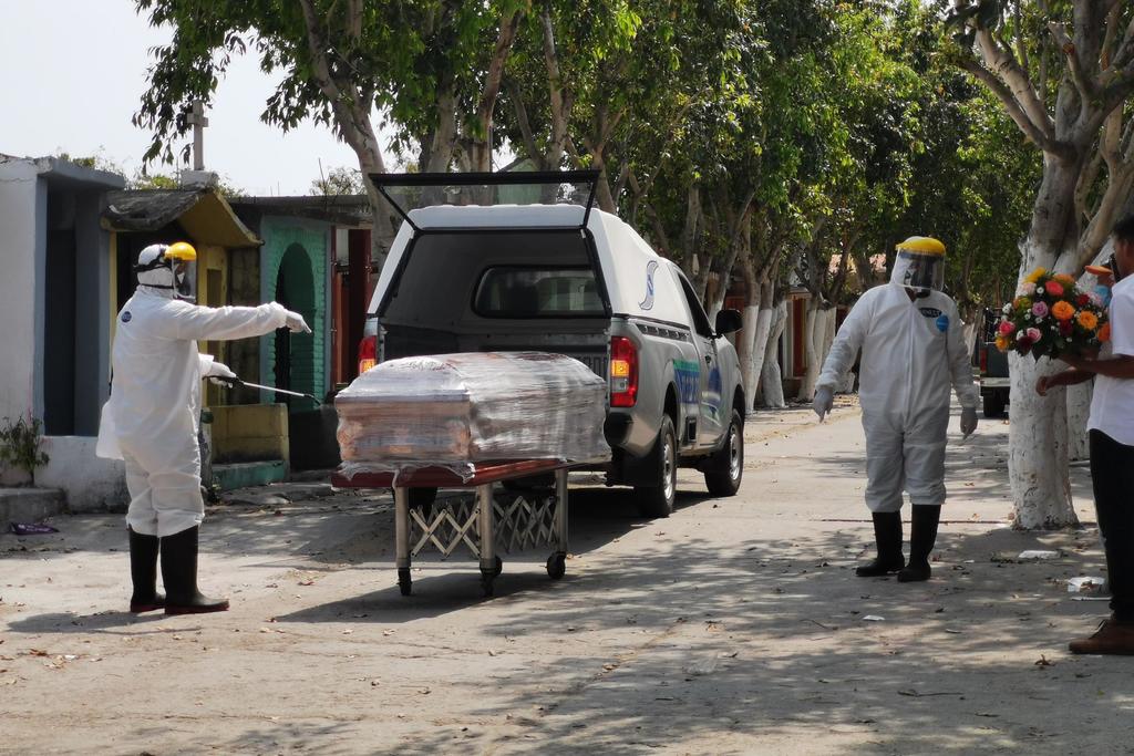 Este domingo 18 de abril, México registra un total de 212 mil 339 muertes confirmadas provocadas por el coronavirus SARS-CoV-2 de acuerdo a la Secretaría de Salud en su informe técnico. (ARCHIVO) 
