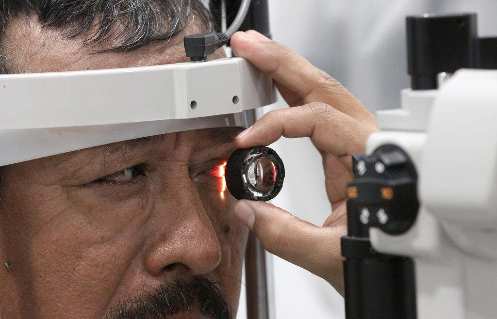 En la Unidad Médica de Atención Ambulatoria No. 90 del Instituto Mexicano del Seguro Social (IMSS) en Torreón, se desarrolla una jornada de atención oftalmológica cuyo objetivo es realizar cirugías de catarata. (ARCHIO))
