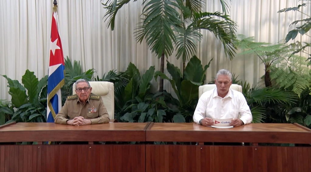 Díaz-Canel, un ingeniero de 60 años, reemplazó al exmandatario Raúl Castro, quien el viernes había informado que no aceptaría una nueva elección. (ARCHIVO)