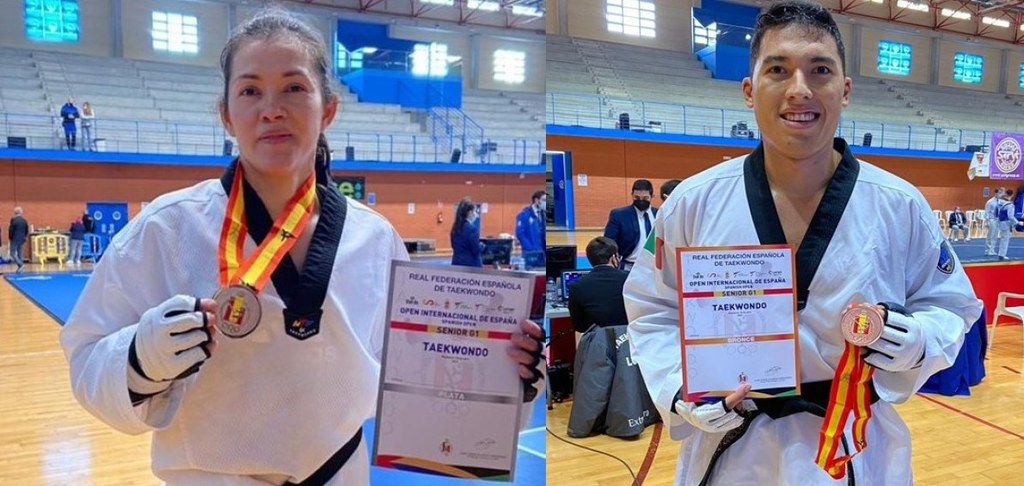 Ambos recibieron medalla y distinción por parte de organizadores. (FMTKD)