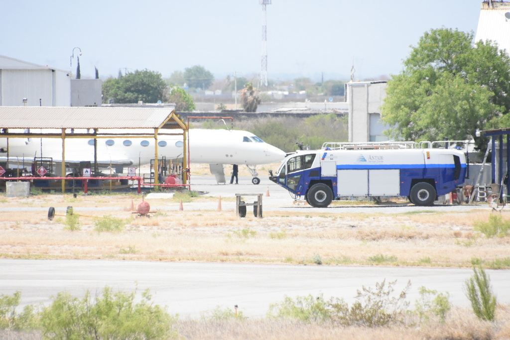 De acuerdo a una fuente cercana a esta compañía aérea, el jet en el que arribó a Monclova el presidente del Consejo de Administración de AHMSA tocó tierra a las 12:30 del mediodía.