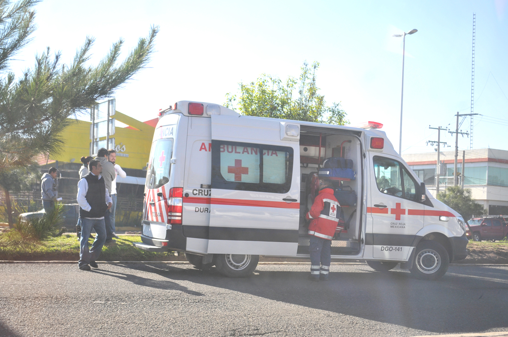 El percance dejó como saldo dos lesionados y cuantiosos daños. (EL SIGLO DE TORREÓN)
