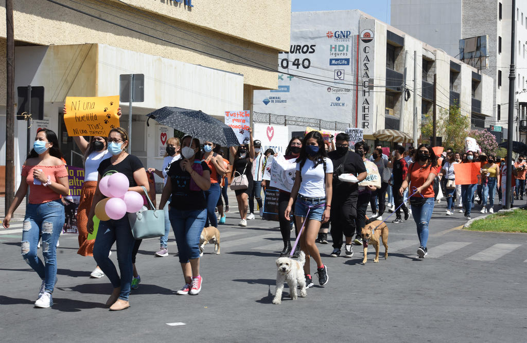 La ciudad de Torreón se sumó a las protestas que se han realizado a nivel nacional en contra del maltrato hacia los animales. (JESÚS GALINDO)