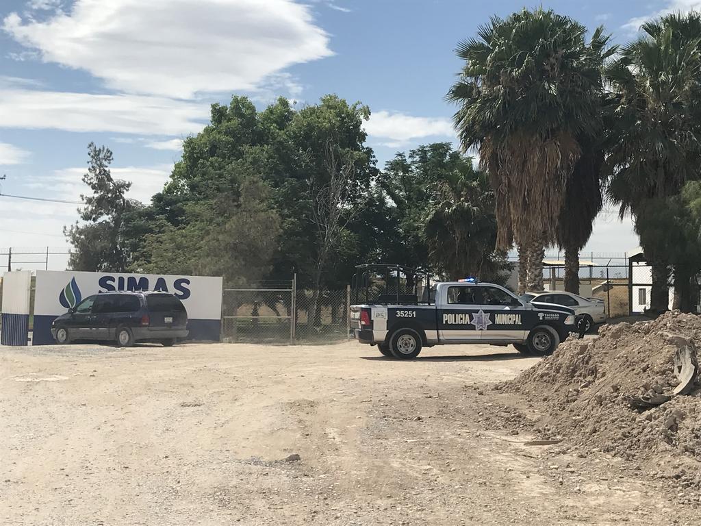 Elementos de distintas corporaciones de seguridad de la ciudad acudieron al lugar, el cual se encuentra ubicado a espaldas del Centro Penitenciario de Torreón. 
(EL SIGLO DE TORREÓN)
