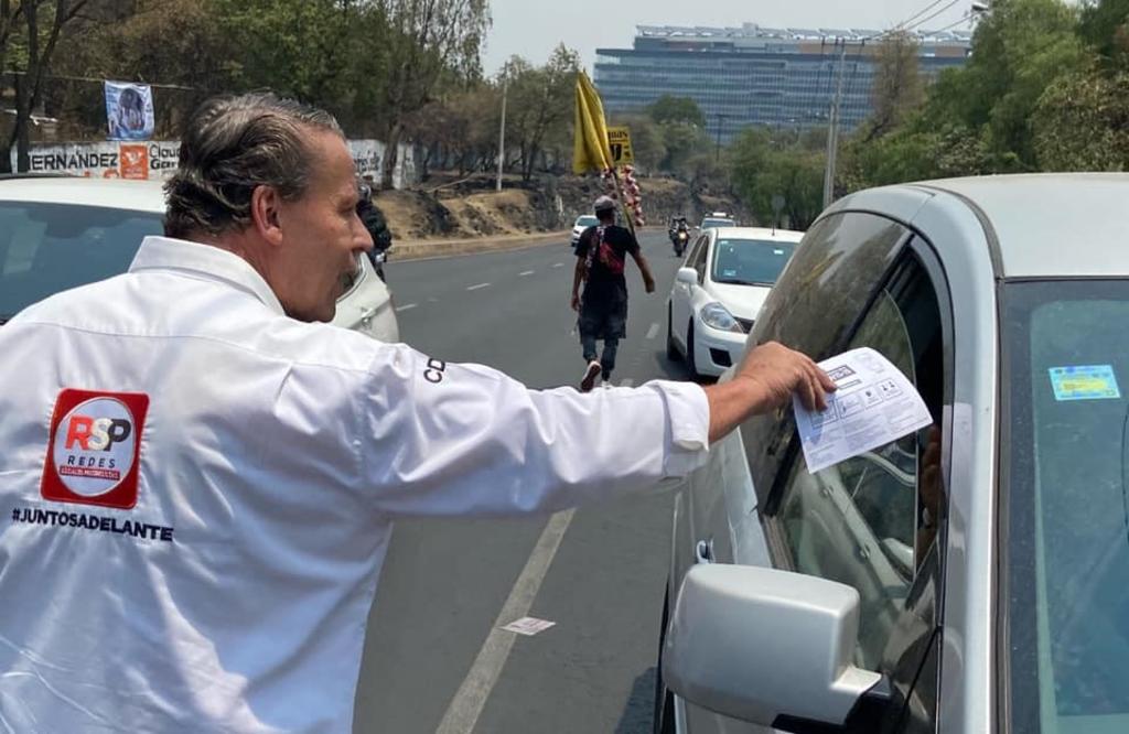 Insulta. Alfredo Adame arrancó su campaña política el sábado 24 de abril entre insultos y descalificaciones contra automovilistas que le dedican claxonazos al actor. (FACEBOOK) 
