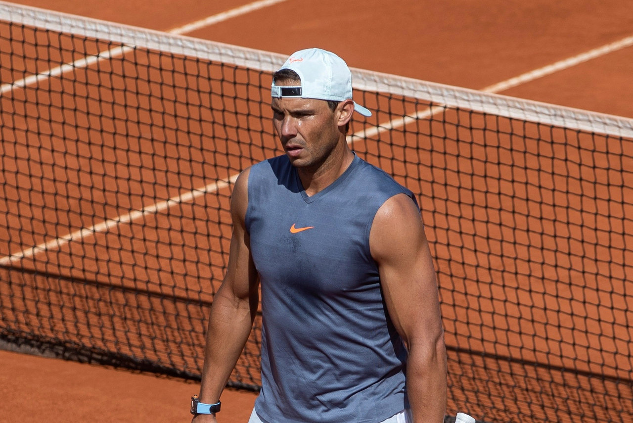 Nadal, flamante ganador del torneo Conde de Godó y cinco veces ganador del torneo madrileño -cuatro ocasiones en tierra y una en pista dura-, irrumpirá en la presente edición de la competición en la segunda ronda. (EFE)


