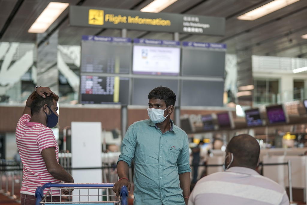 El Gobierno de Estados Unidos restringirá a partir del 4 de mayo los viajes procedentes de la India, que está sufriendo una importante crisis sanitaria a causa de la pandemia, y ya ha enviado a dicho país gran cantidad de material sanitario, incluidos respiradores. (ARCHIVO) 
