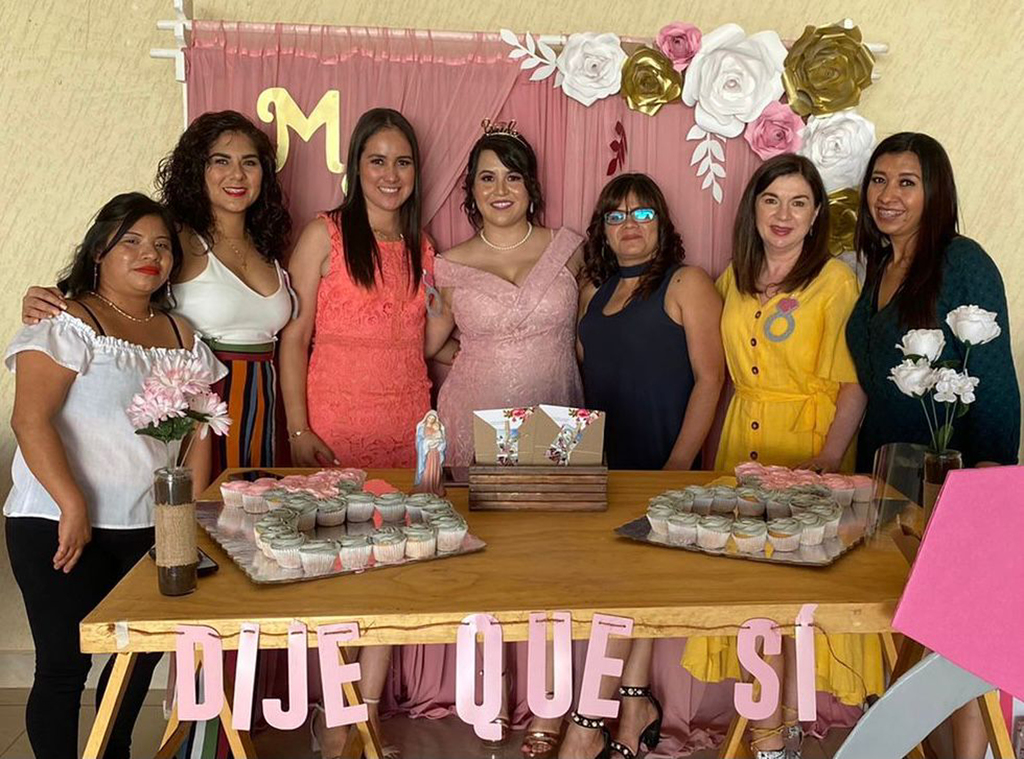Benita Vásquez, Diana Soto, Mónica Medina, Mary Paz Escobar, Margarita Herrera, Gabriela Díaz Rivera, Guadalupe Hernández (compañeras de trabajo).