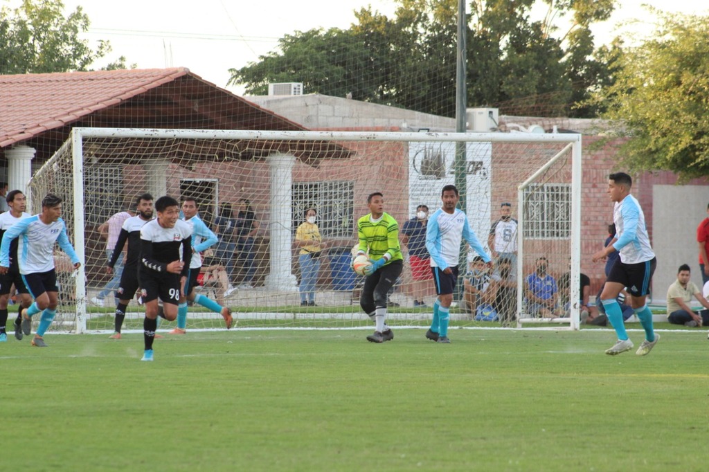 Carranzos FC y Fundición Santa Rosa ofrecieron un gran partido de Ida en esta final de la liga profesional de futbol PDBNMX.