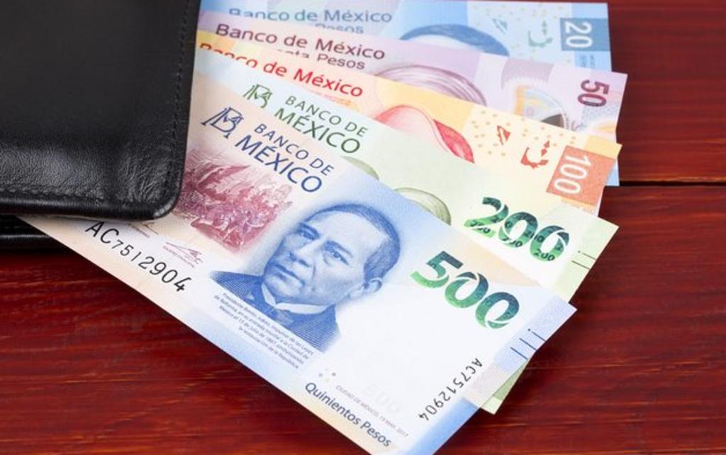 De acuerdo con la firma, existe la posibilidad de que la presión sobre el peso mexicano de los últimos días pueda intensificarse en la semana, lo cual dependerá en mayor medida de cómo los inversionistas interpreten las cifras económicas que se publicarán en los próximos días.
(ARCHIVO)