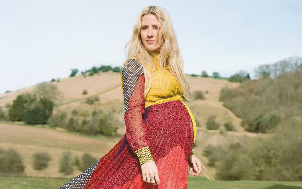 La cantante inglesa Ellie Goulding ha dado a luz a su primer hijo. Lo dio a conocer su esposo Caspar Jopling a través de sus historias de Instagram.  (ESPECIAL) 