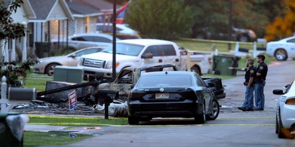 Cuatro personas murieron al estrellarse una avioneta contra una casa en Mississippi la noche del martes, informaron autoridades. (ESPECIAL) 