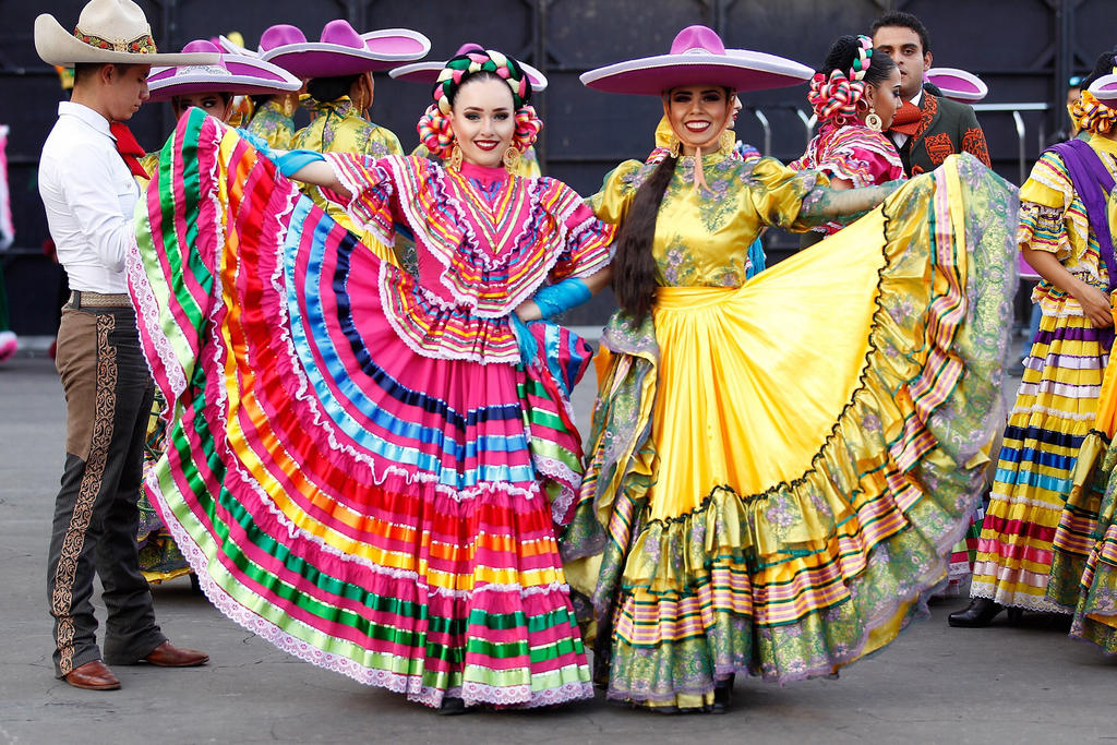 Con mariachis, bailes folclóricos, nachos, guacamole y cerveza, en Estados Unidos se celebran las fiestas mexicanas cada 5 de mayo. (ARCHIVO)
