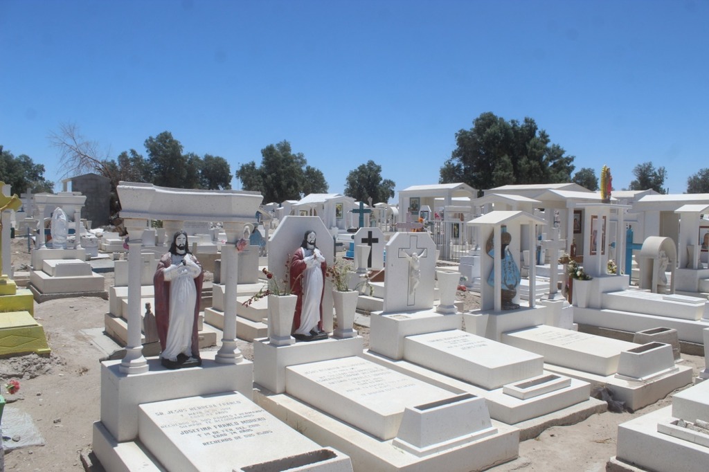 Autoridades municipales colocarán filtros sanitarios en los cementerios de San Pedro y Matamoros. (EL SIGLO DE TORREÓN) 