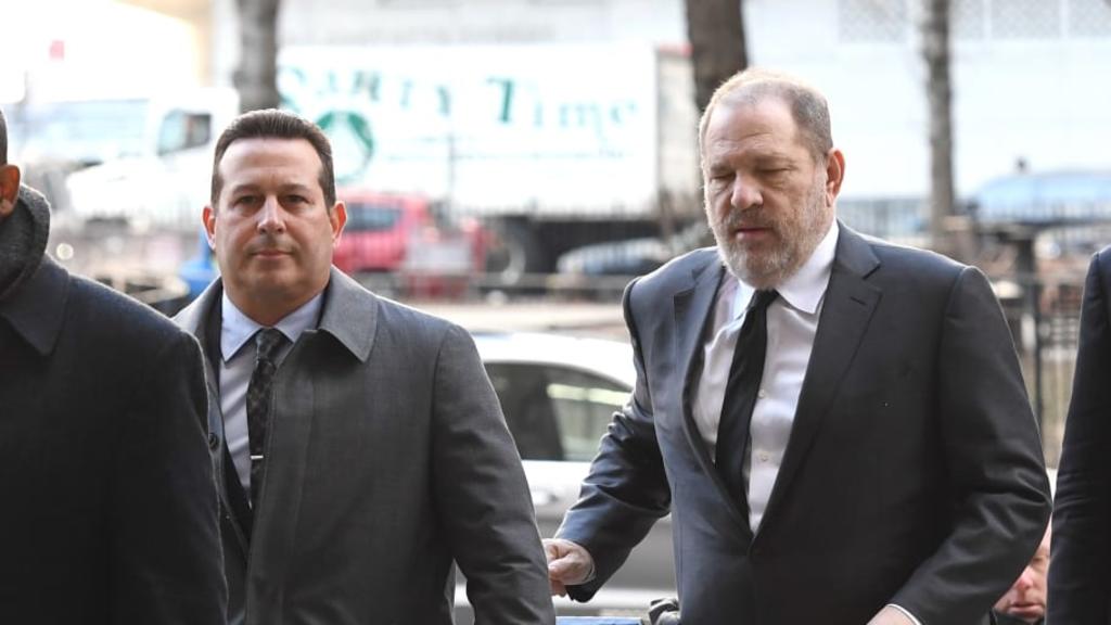 Harvey Weinstein demandó a su exabogado José Báez por incumplimiento de contrato y busca que le reembolse un millón de dólares en honorarios legales que dice haberle pagado por un período breve con su equipo legal. (ESPECIAL) 