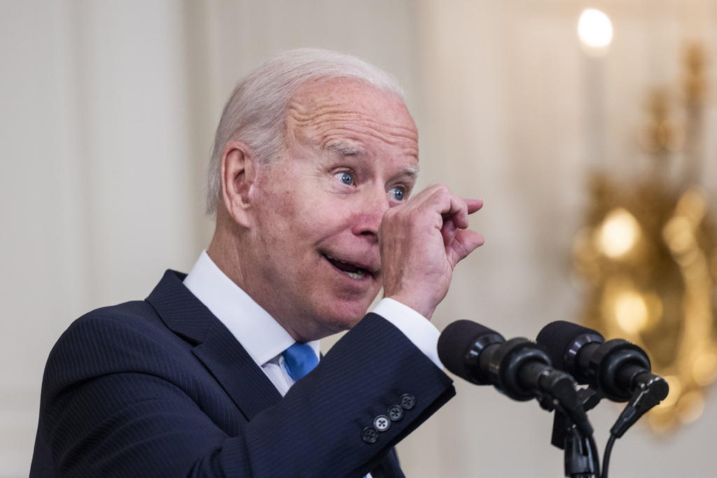 El presidente estadounidense, Joe Biden, se mostró este jueves 'harto' de que las grandes empresas no paguen los impuestos que deben en EUA, por lo que insistió en que deberán aumentar sus contribuciones para sufragar su ambicioso plan de infraestructura con el objetivo de elevar la 'competitividad' del país. (EFE)