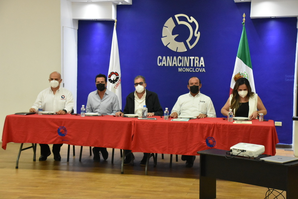 Se reúnen secretarios de Economía y Trabajo con IP de región Centro de Coahuila.