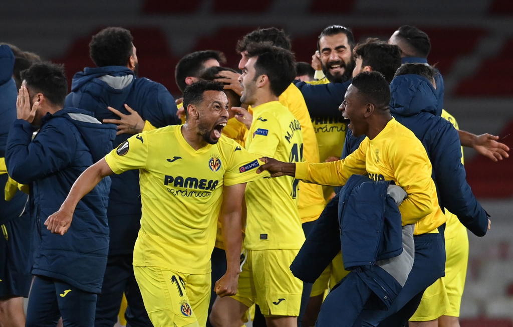 Los jugadores del “Submarino Amarillo” festejaron a todo pulmón el empate sin goles que consiguieron en su visita al Arsenal, con lo que sellaron su boleto a la final de la Liga Europa, tras ganar la Ida por 2 a 1. (EFE)