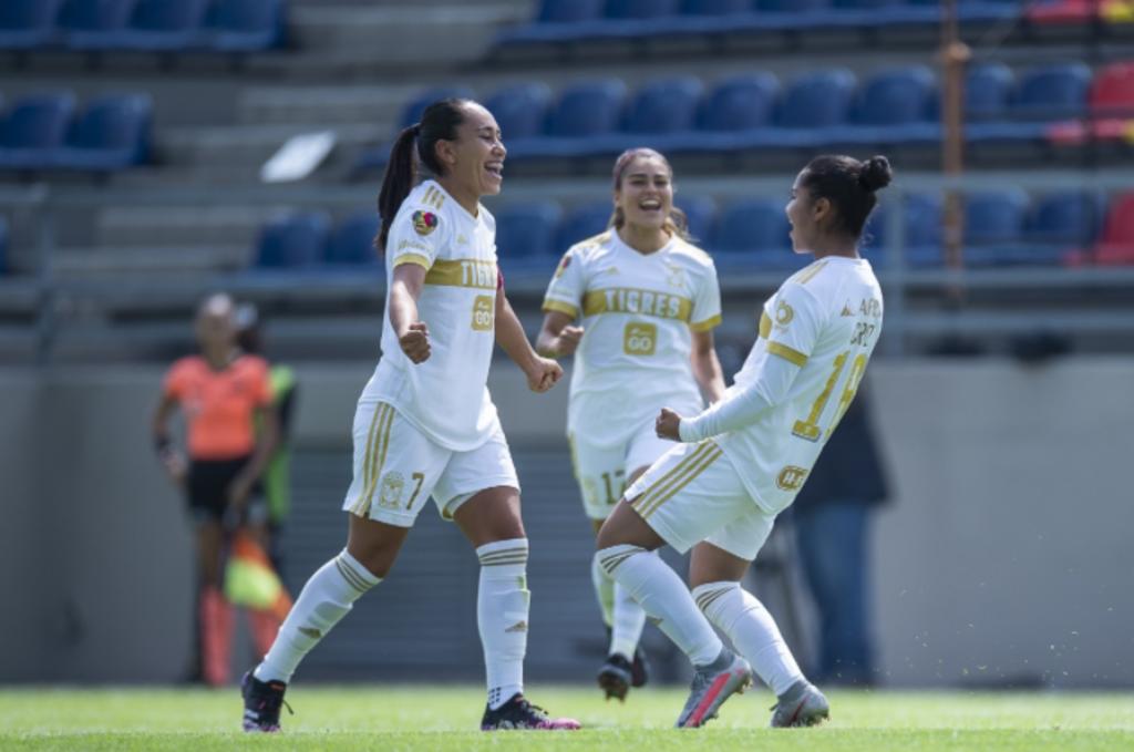 Con paso agigantado rumbo a la Semifinal del Guardianes 2021 de la Liga MX Femenil, las felinas vencieron esta mañana 4-0 a las Águilas del América en el partido de ida de los Cuartos de Final. (ESPECIAL/ TIGRES FEMENIL)
