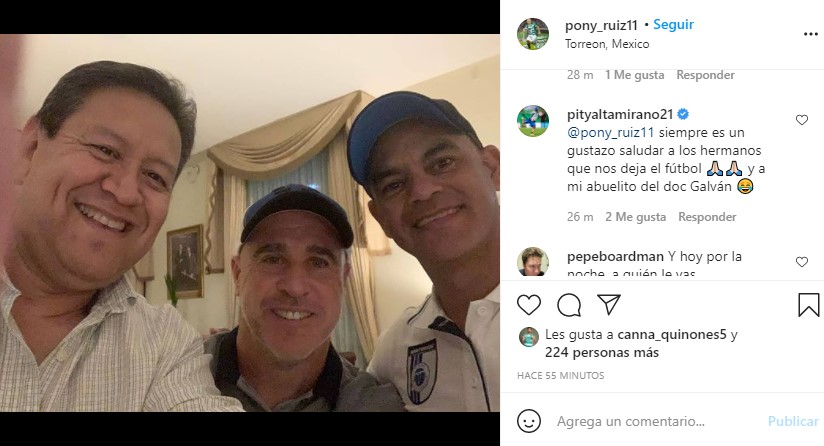 Rodrigo “Pony” Ruiz, quien visitó este viernes el foro de Siglo TV, sorprendió en redes sociales al aparecer junto a Héctor “Pity” Altamirano, otro ídolo de la afición del Santos Laguna. 
