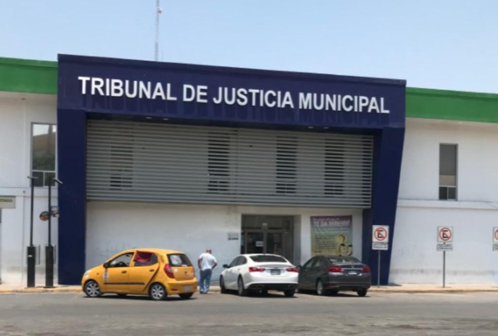 La Dirección General de Seguridad Pública de Torreón, informó sobre la detención de un sujeto identificado como José “N”, quien es señalado por su presunta responsabilidad en el robo a una empresa ferroviaria. EL SIGLO DE TORREÓN)