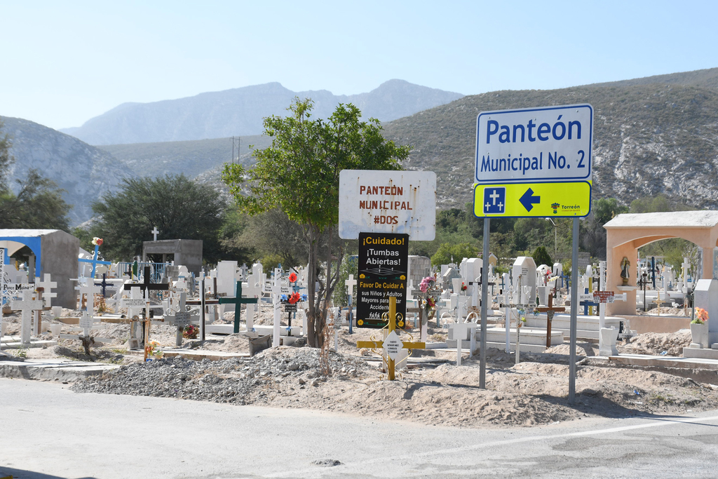 La apertura de los cementerios en Torreón se dará hasta el martes 11 de mayo y habrá vigilancia para evitar aglomeraciones. (ARCHIVO)