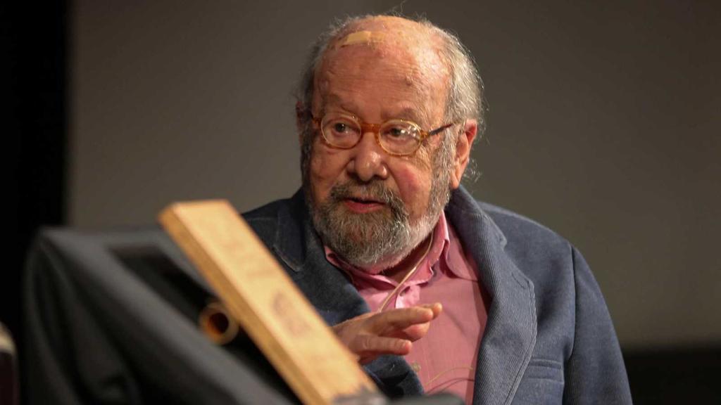 Tras permanecer hospitalizado, el poeta español falleció este domingo (ESPECIAL) 