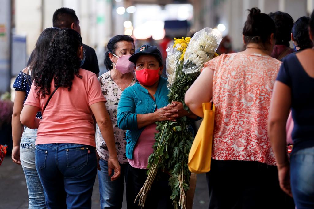 Al menos 40% de las 133 muertes maternas que se han presentado en 2021 en México se deben a la COVID-19, informó este domingo la Secretaría de Salud. (ARCHIVO)
