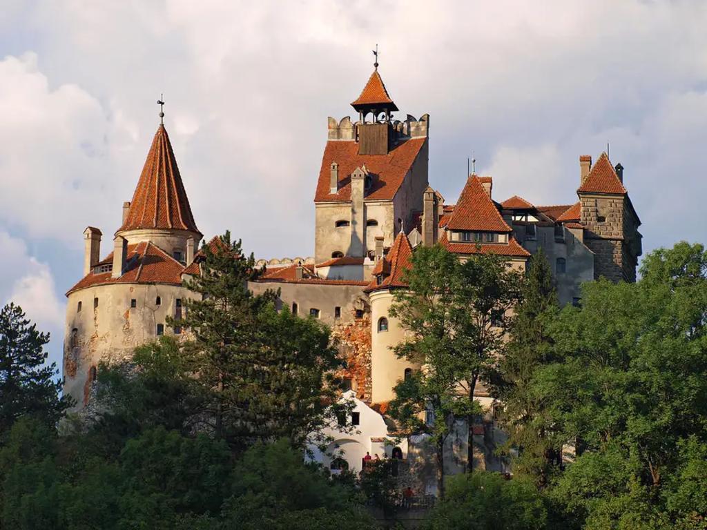 El castillo fue inspiración para la novela de Bram Stoker, Drácula. (INTERNET)