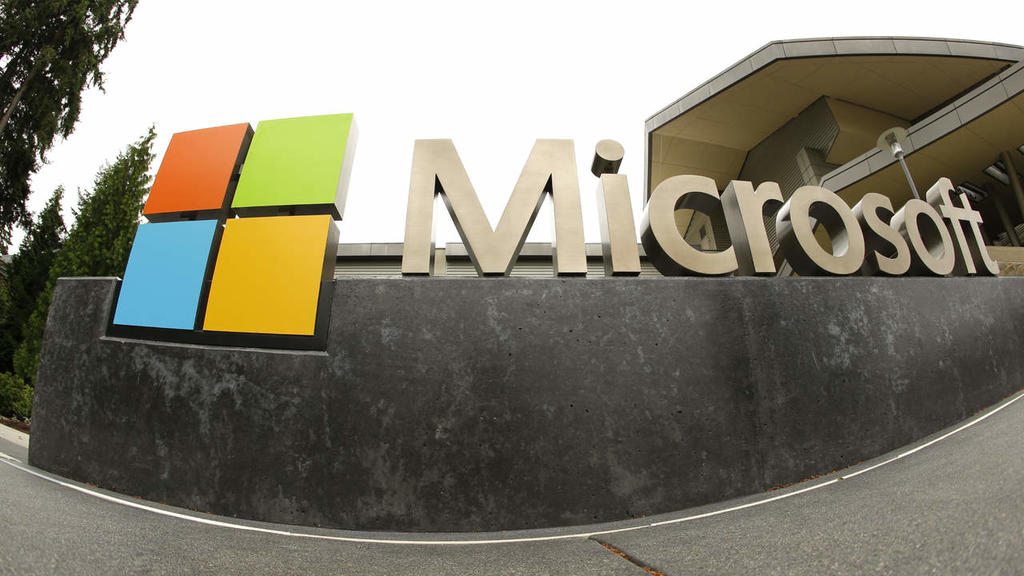 Microsoft se ha comprometido a permitir que clientes empresariales y del sector público en la Unión Europea mantengan los datos de la nube dentro del bloque de 27 naciones para alejar temores de que el gobierno estadounidense tenga acceso a información confidencial. (ESPECIAL) 