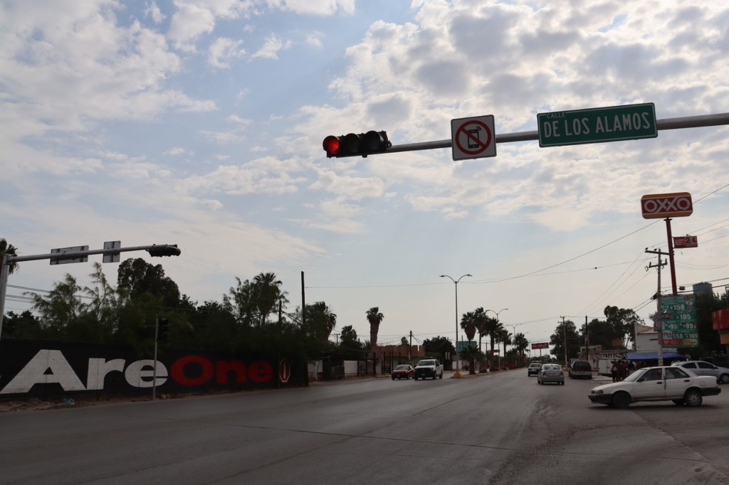 Se colocaron otros tres semáforos en el bulevar de acceso a la ciudad de San Pedro. (EL SIGLO DE TORREÓN) 