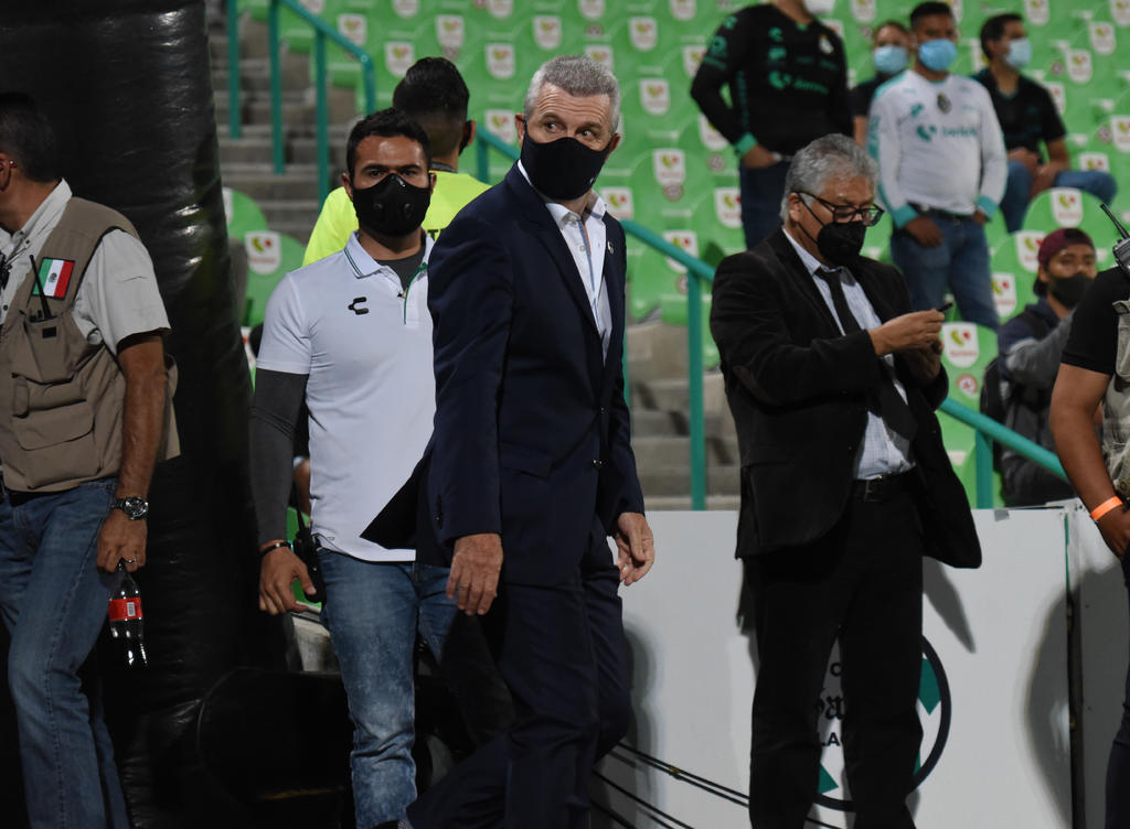 Javier Aguirre, entrenador de los Rayados del Monterrey, destacó este jueves el funcionamiento de su equipo en la derrota por 2-1 ante el Santos Laguna en el partido de ida de los cuartos de final del Clausura del fútbol mexicano. (JESÚS GALINDO/EL SIGLO DE TORREÓN)
