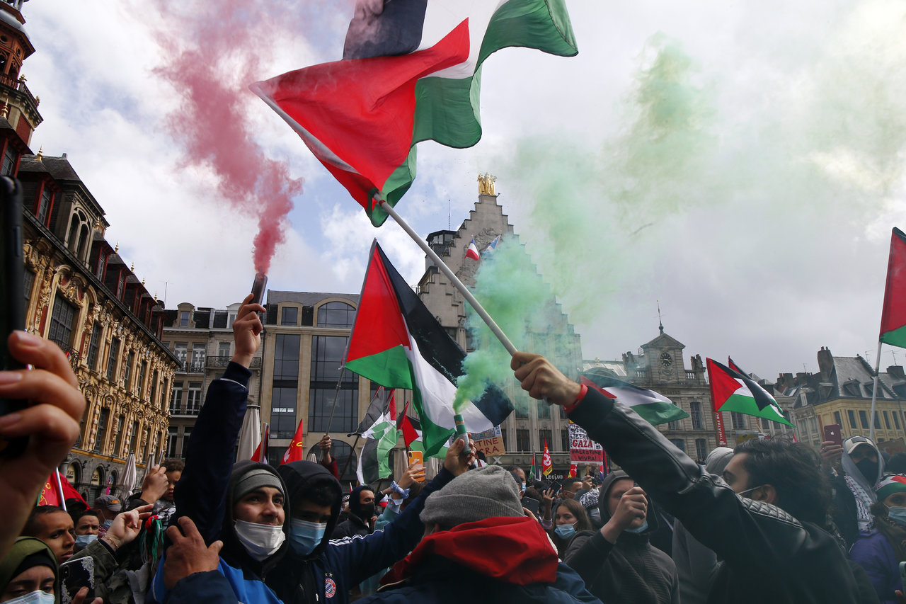 Protesta prohibida y con altercados defiende en París la causa palestina
