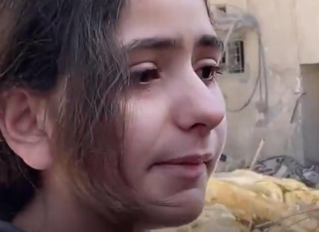 Nadine Abdel-Taif sueña con ser doctora y ayudar a los suyos. En medio de los ataques de las fuerzas israelíes contra Gaza, la niña palestina de 10 años expresó su desesperación y el video se volvió viral.