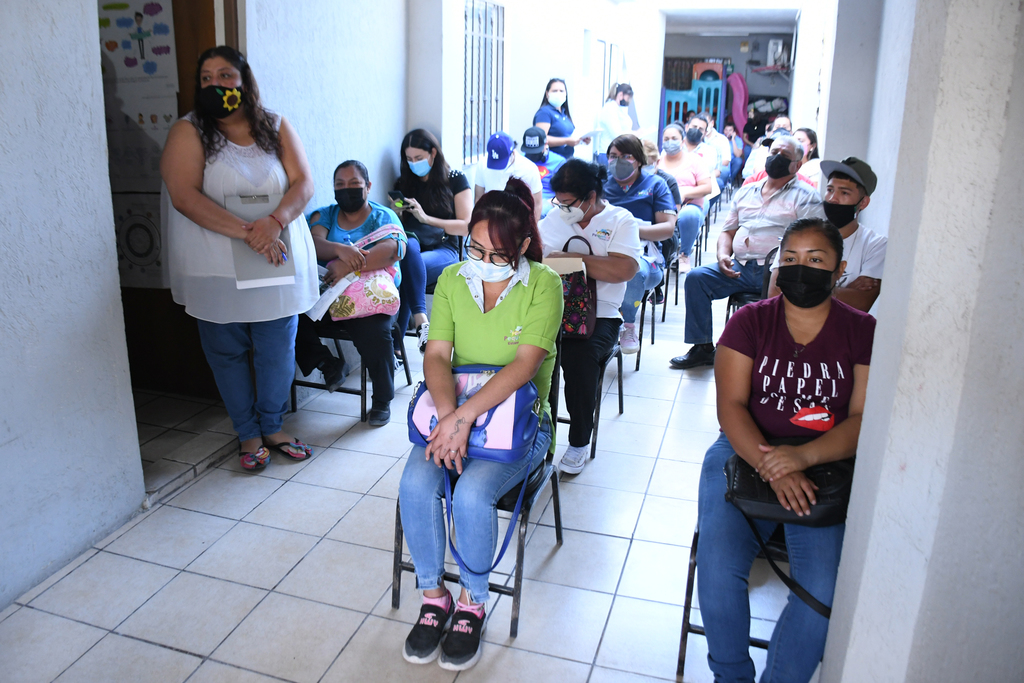 La vacunación dio inicio en la región Lagunera de Coahuila y continuará en Saltillo, Monclova y Piedras Negras. (FERNANDO COMPEÁN)