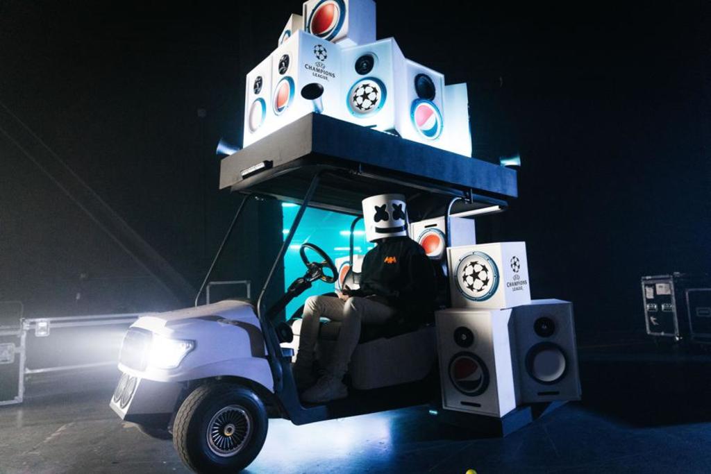 El productor y DJ estadounidense 'Marshmello' será la estrella, en una actuación virtual, de la ceremonia de apertura de la final de la Liga de Campeones que se jugará en Oporto el 29 de mayo entre el Manchester City y el Chelsea. (ESPECIAL)
