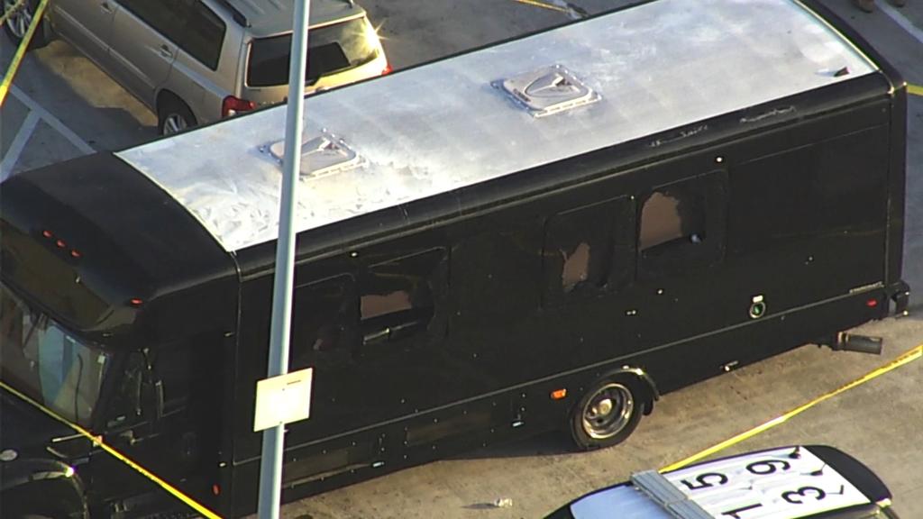 Disparos contra un “party bus” (un autobús usado para fiestas) en una carretera del área de San Francisco dejan dos mujeres muertas y tres heridas en las primeras horas del martes, dijeron las autoridades. (ARCHIVO) 
