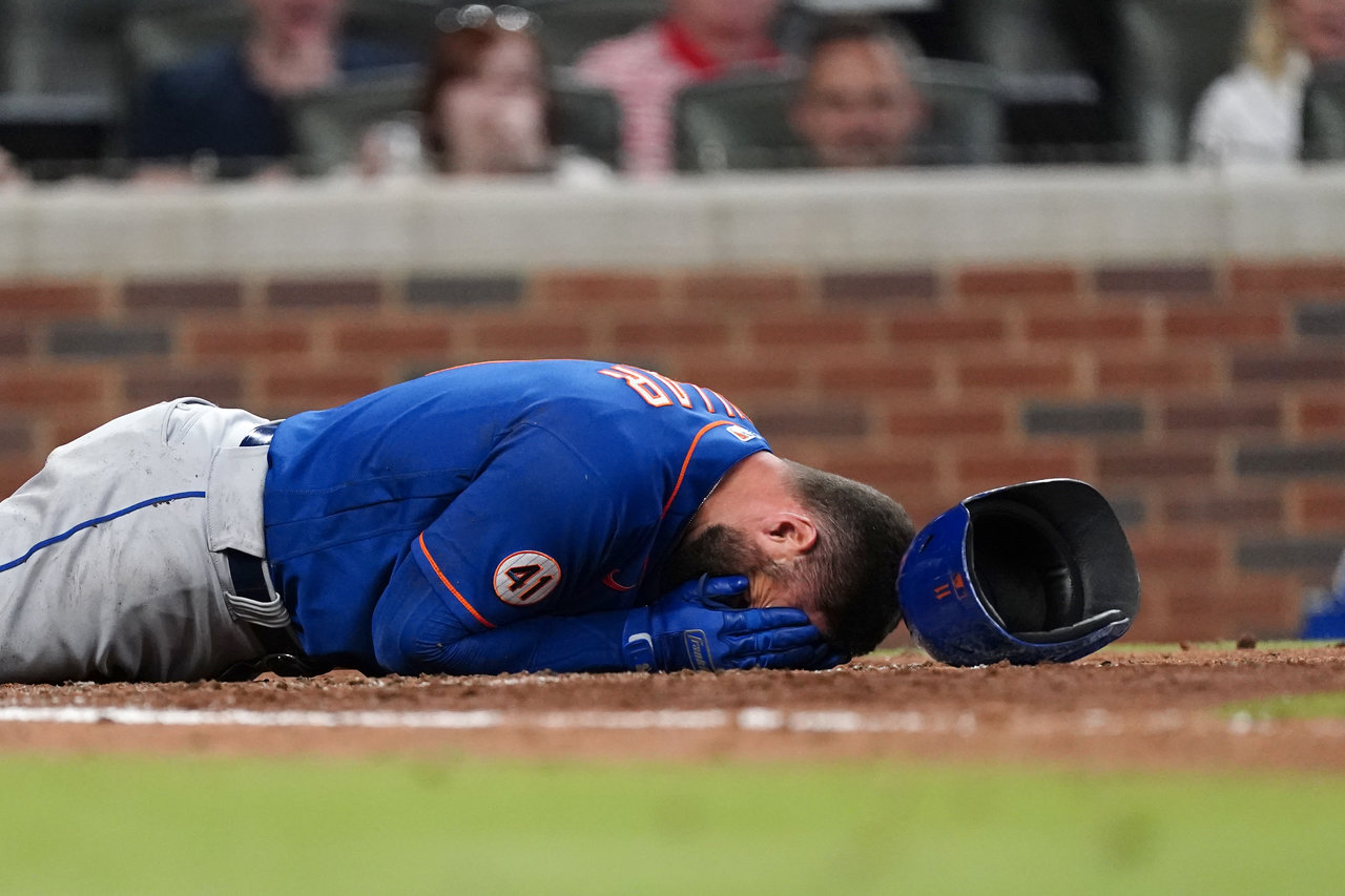 Kevin Pillar de los Mets sufre múltiples fracturas tras recibir pelotazo en la nariz