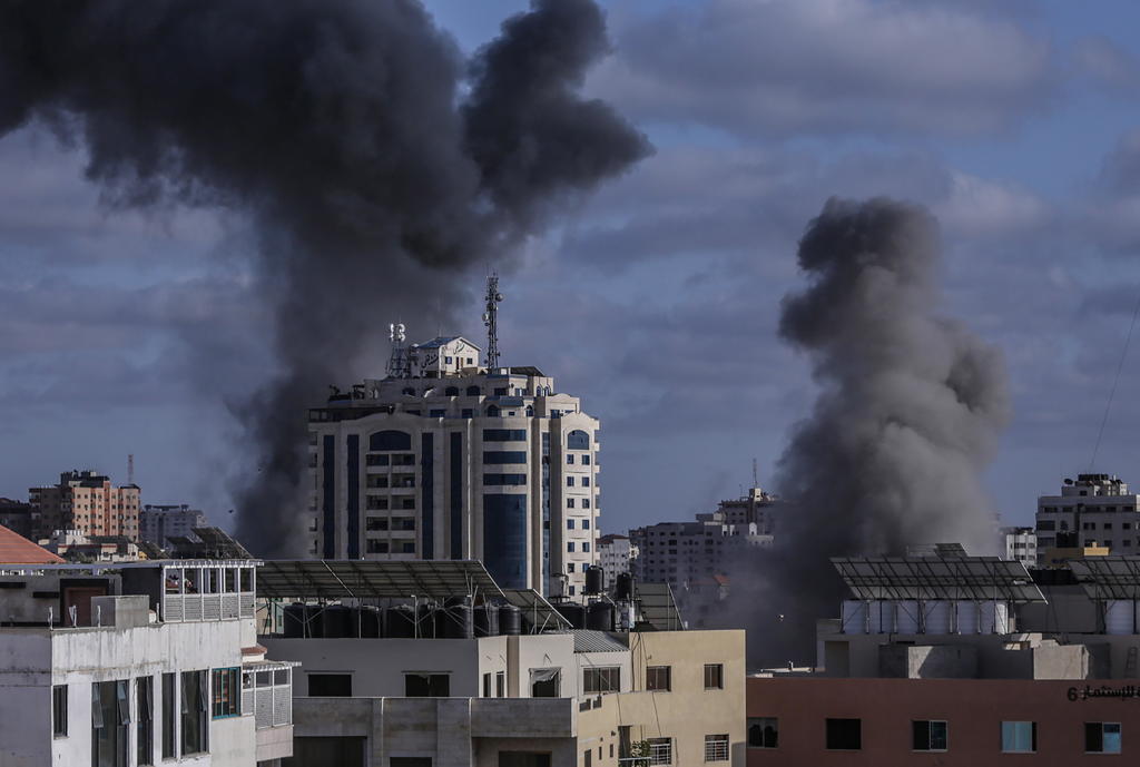 El movimiento islamista Hamás dijo hoy 'no desmentir ni confirmar' las informaciones difundidas por medios israelíes sobre un posible alto al fuego con Israel, mediado por Egipto y que entraría en vigor el jueves por la mañana. (EFE)
