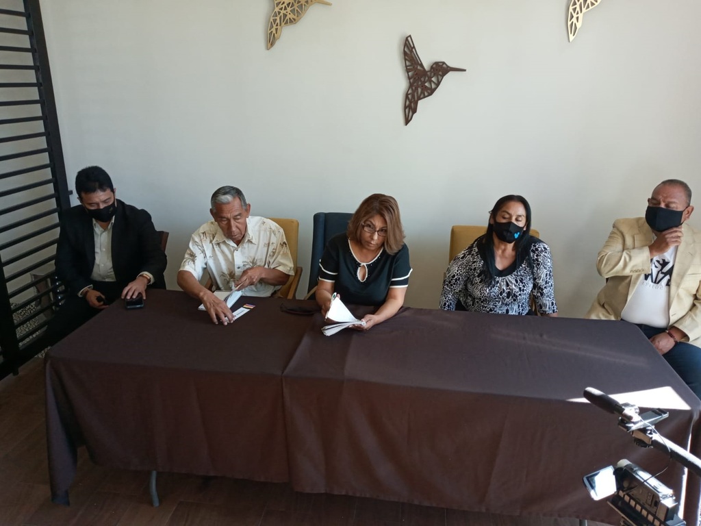 Las personas que se dijeron fundadores de Morena en Matamoros mostraron su inconformidad por la imposición de la candidatura de Valeria López. (EL SIGLO DE TORREÓN) 