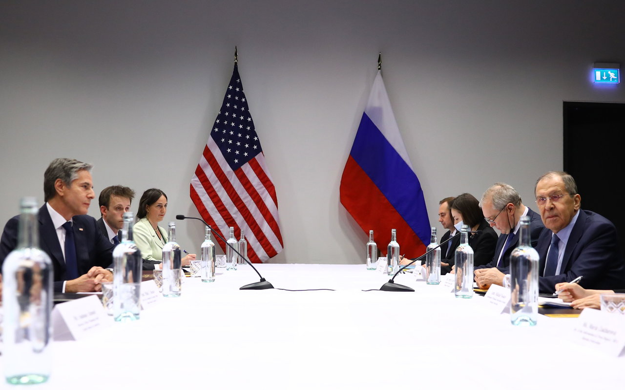 EUA y Rusia comienzan un diálogo pese a sus 'profundas diferencias'