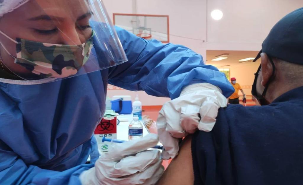 Al respecto el IMSS en Oaxaca aseguró que el hombre está en rehabilitación y bajo tratamiento médico y aseguró que la cita le fue agendada una semana después de ser dado de alta.
(ARCHIVO)