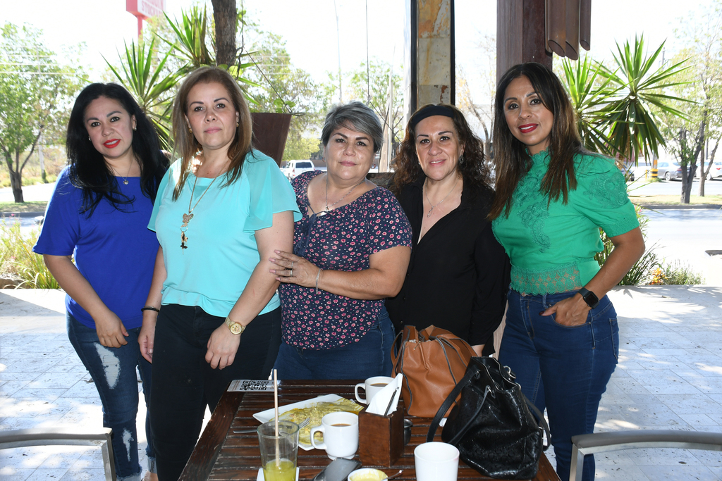 Norma Mora, Arlet Ortiz, Martha B ecerril, Sofía Tejada y Brenda Muñoz. (EL SIGLO DE TORREÓN / Fernando Compeán)