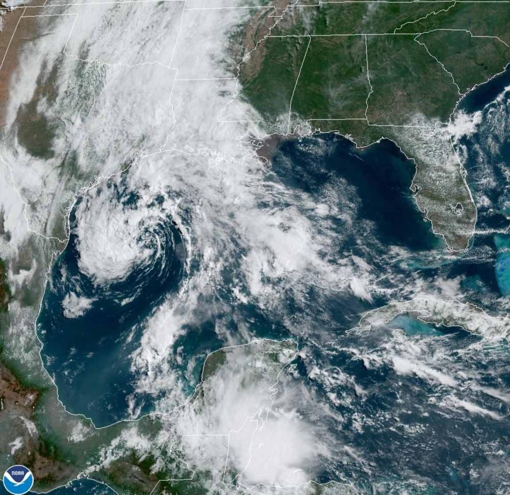 El Centro Nacional de Huracanes (NHC) de Estados Unidos informó este sábado de la formación de la primera tormenta del año en la cuenca atlántica, que lleva el nombre de 'Ana', está localizada cerca de las islas Bermudas y va a tener corta duración y escasos efectos en tierra. (ARCHIVO)
