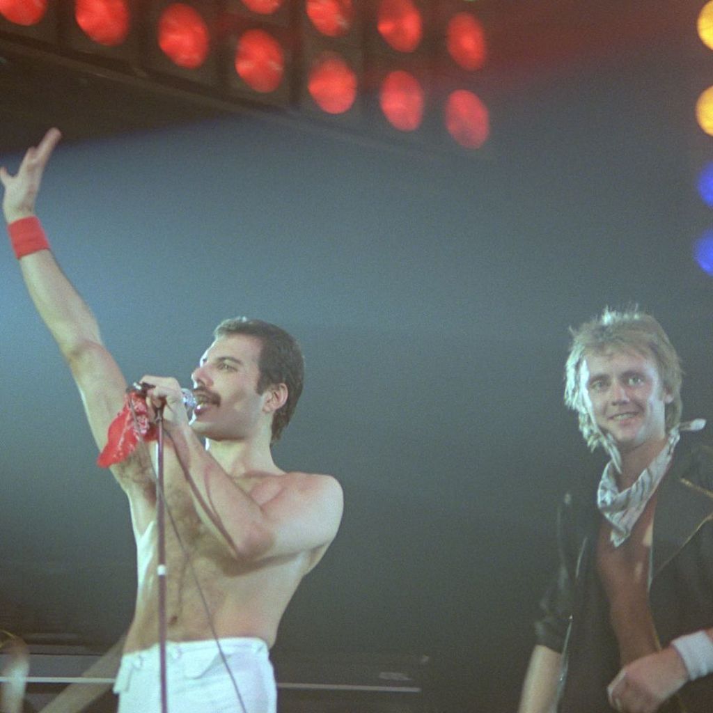 Biografía. Se relatarán los sucesos que marcaron la vida de Freddie Mercury sobre los escenarios y en su vida personal.