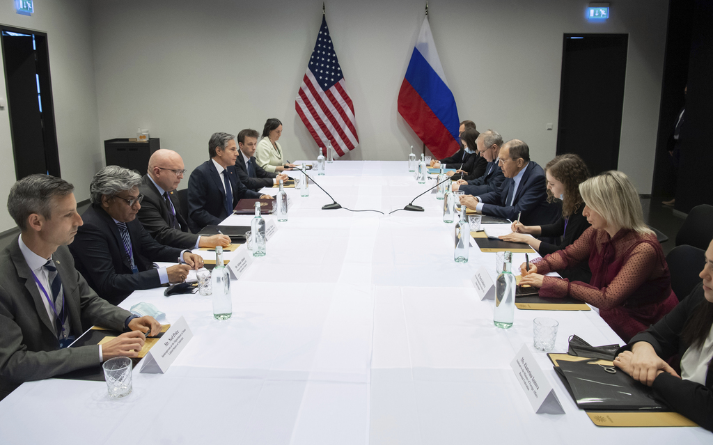 Rusia y EUA han decidido rebajar una retórica más propia de la Guerra Fría e intercambiar gestos para una cumbre entre presidentes. (AP) 