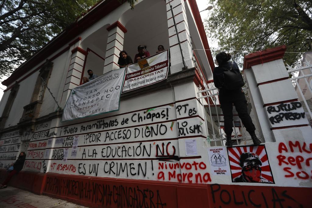 Una veintena de estudiantes de una escuela normal rural del estado de Chiapas exigieron este lunes en Ciudad de México la liberación de todos sus compañeros detenidos el pasado 18 de marzo, encarcelados en el penal de El Amate de la citada entidad. (EFE)