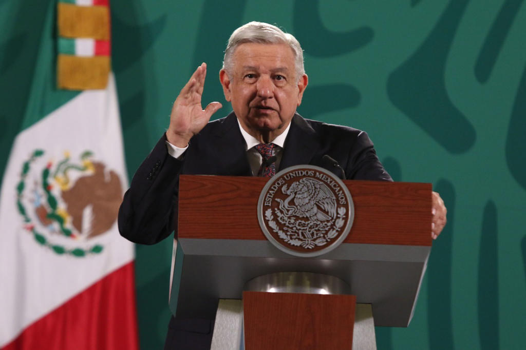 López Obrador destacó que la compra de la refinería Deer Park ayudará a que en 2023 México deje de importar gasolinas. (EL UNIVERSAL)